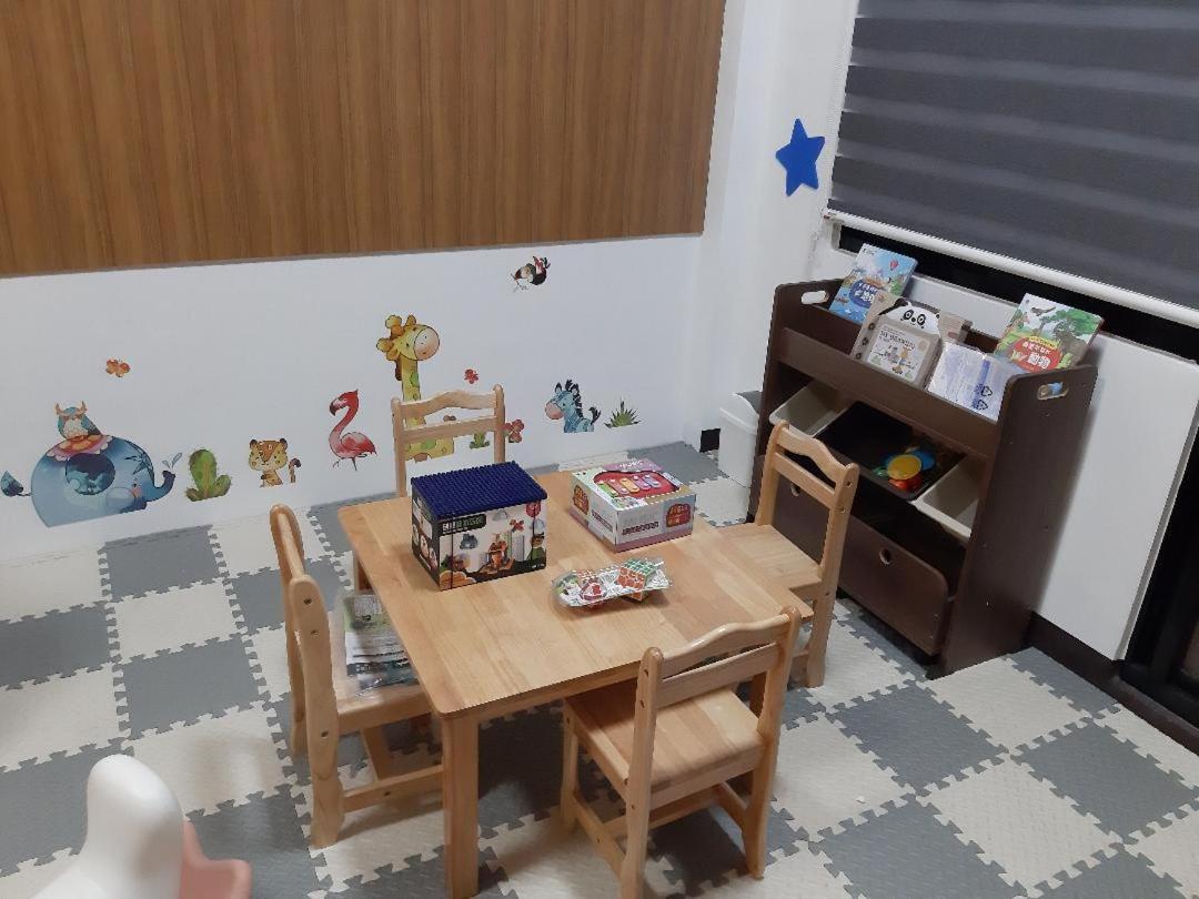 藏青民宿the Wind Guesthouse-Youth Inn Tainan Eksteriør bilde