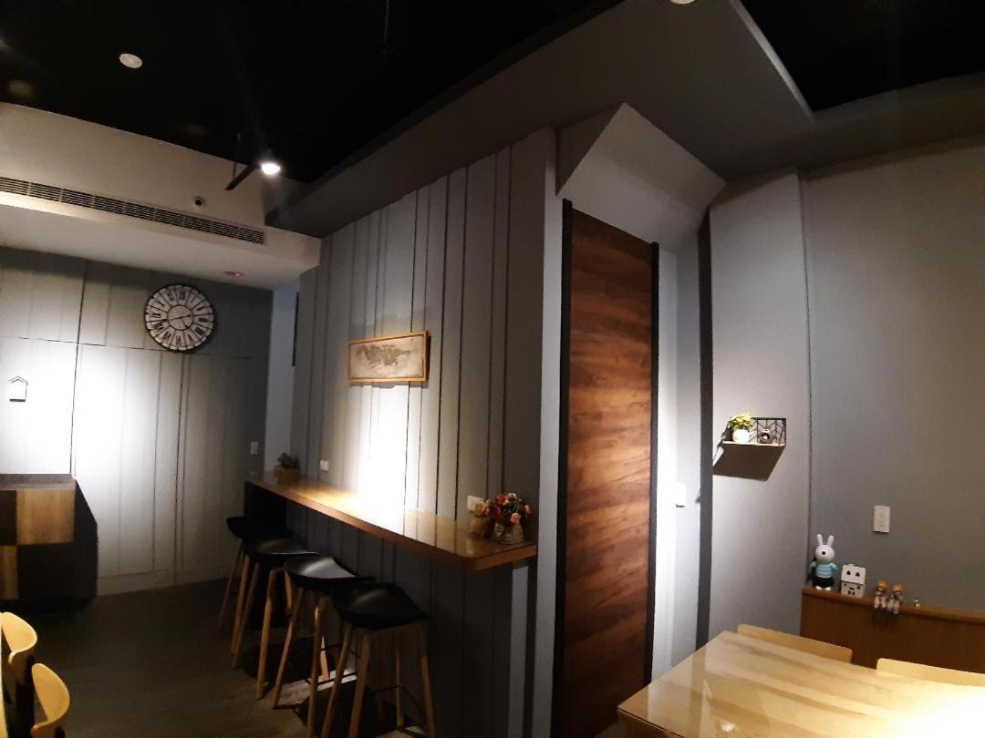 藏青民宿the Wind Guesthouse-Youth Inn Tainan Eksteriør bilde