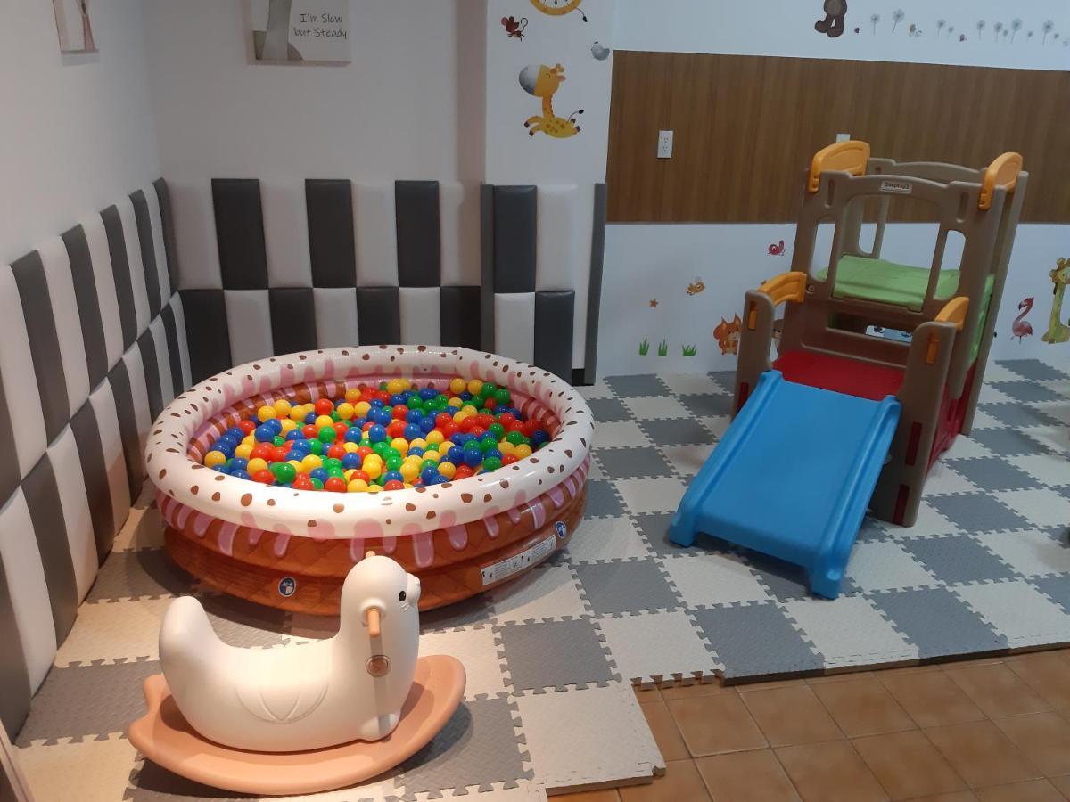 藏青民宿the Wind Guesthouse-Youth Inn Tainan Eksteriør bilde