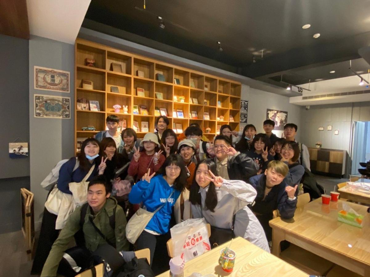 藏青民宿the Wind Guesthouse-Youth Inn Tainan Eksteriør bilde