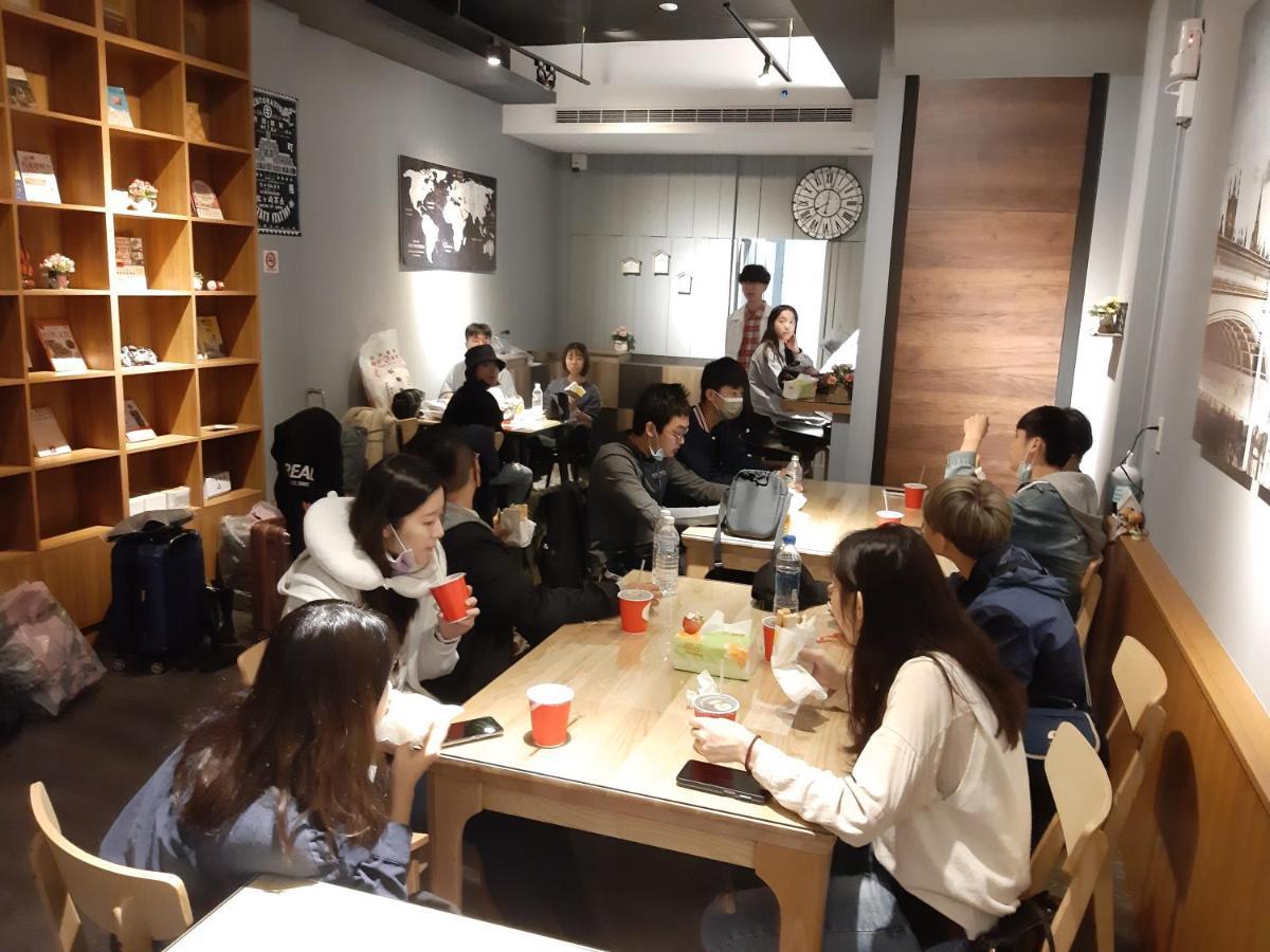 藏青民宿the Wind Guesthouse-Youth Inn Tainan Eksteriør bilde
