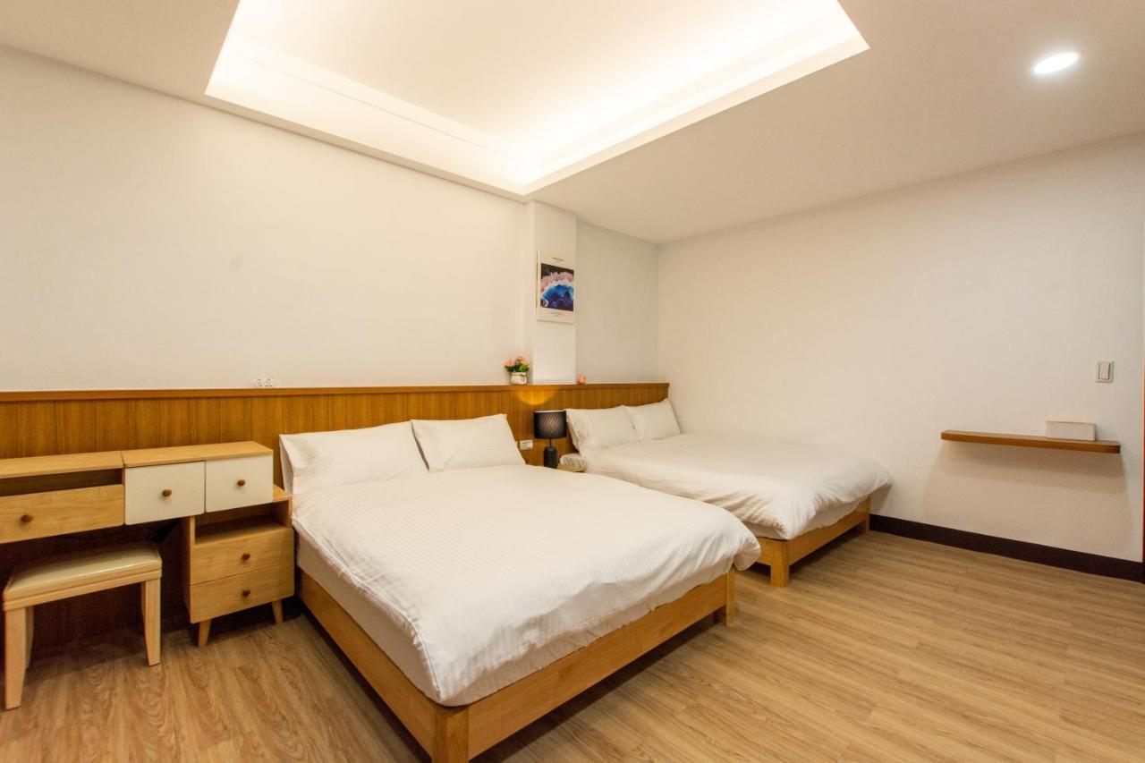 藏青民宿the Wind Guesthouse-Youth Inn Tainan Eksteriør bilde