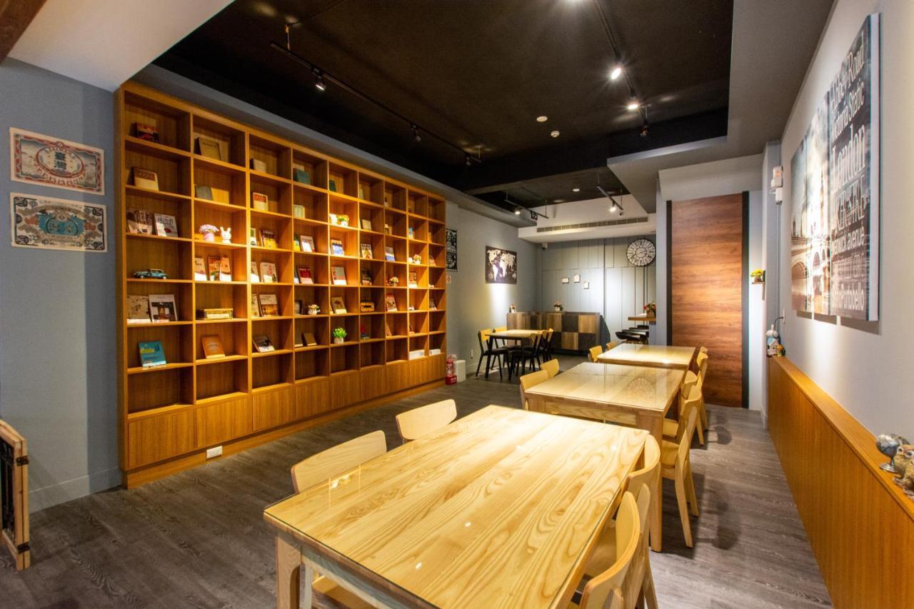 藏青民宿the Wind Guesthouse-Youth Inn Tainan Eksteriør bilde